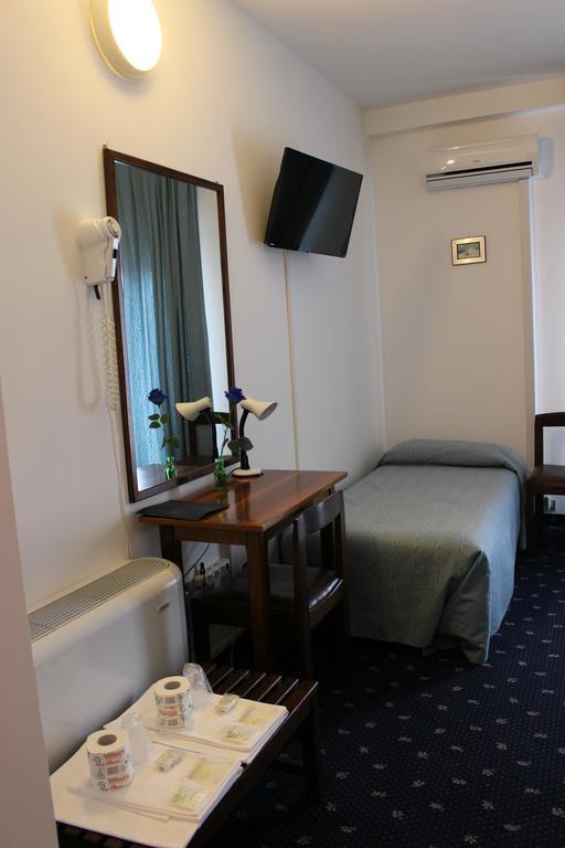 Hotel Pinolo グッビオ エクステリア 写真