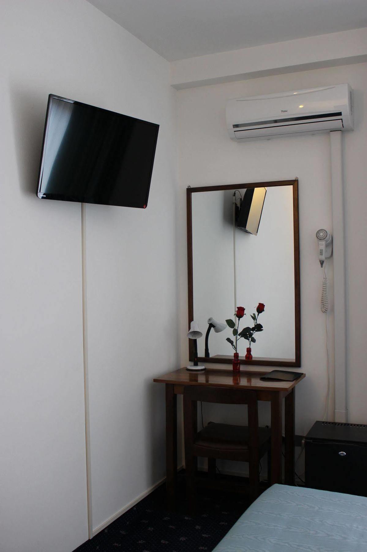 Hotel Pinolo グッビオ エクステリア 写真